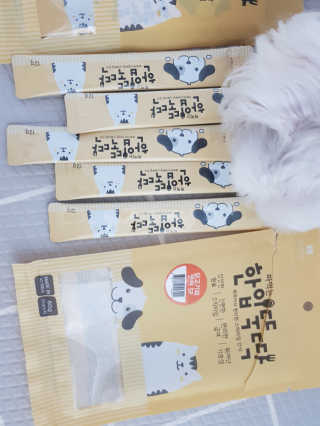 [펫토리아]짜먹는 한입뚝딱 강아지.고양이 마약간식 — 5점을 준 리뷰어가 2019년 7월 올린 사용 사진
