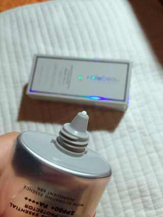 셀레뷰 브라이트닝 에센셜 UV프로텍터 SPF 50+ PA++++ — 5점을 준 리뷰어가 2017년 12월 올린 사용 사진