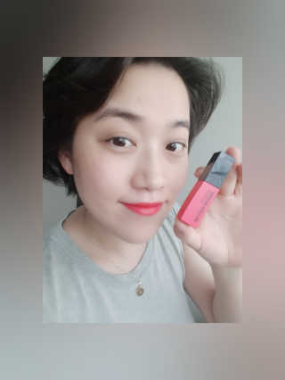우드버리 울트라 에이치디 스무디 벨벳 틴트 — 3점을 준 리뷰어가 2019년 6월 올린 사용 사진
