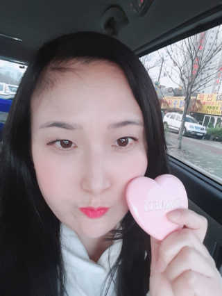 멜로멜리 매직스펠 블러셔 — 5점을 준 리뷰어가 2018년 11월 올린 사용 사진