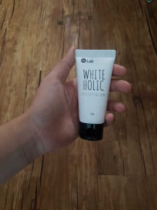 더블유랩 화이트홀릭 50ml — 2.83점을 준 리뷰어가 2018년 7월 올린 사용 사진