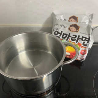 라면 그대로가 제일 맛있는 더엄마라면 — 5점을 준 리뷰어가 2019년 9월 올린 사용 사진