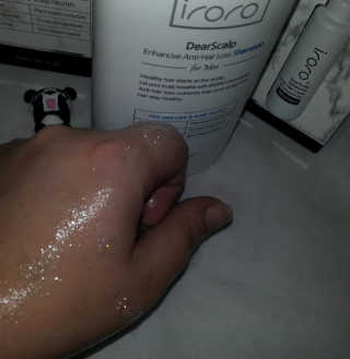IRORO DearScalp Enhancive Anti-Hair Loss Shampoo-M — 5점을 준 리뷰어가 2019년 10월 올린 사용 사진