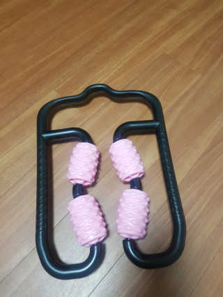 뭅뭅 바디핏레그롤러 종아리 허벅지 하체 마사지기 — 5점을 준 리뷰어가 2019년 11월 올린 사용 사진