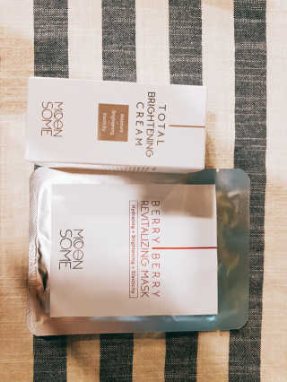 MOONSOME 문썸 토탈 브라이트닝 크림 50ml — 5점을 준 리뷰어가 2019년 3월 올린 사용 사진