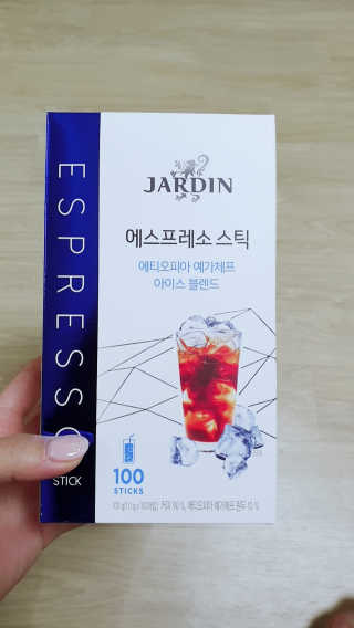 (주)쟈뎅 [쟈뎅] 에스프레소스틱 아이스블렌드 — 5점을 준 리뷰어가 2019년 5월 올린 사용 사진