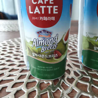 마이카페라떼 말차 아몬드브리즈 7개입 — 5점을 준 리뷰어가 2019년 11월 올린 사용 사진