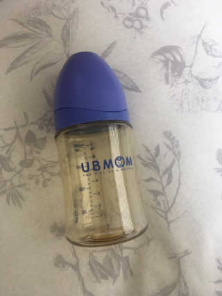 유비맘 PPSU 젖병 노꼭지_200ml_컬러 랜덤 발송 — 5점을 준 리뷰어가 2020년 1월 올린 사용 사진