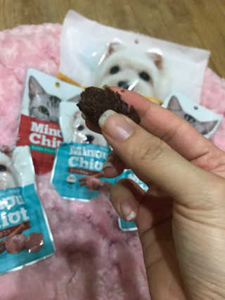미누시아 촉촉한 닭안심 + 홍삼발효 훈제 말고기 — 5점을 준 리뷰어가 2018년 6월 올린 사용 사진