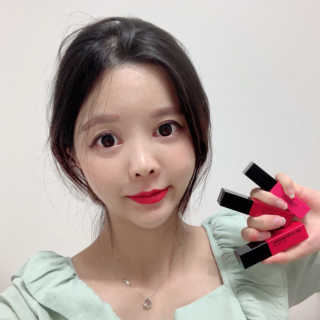 우드버리 울트라 에이치디 스무디 벨벳 틴트 — 5점을 준 리뷰어가 2019년 6월 올린 사용 사진