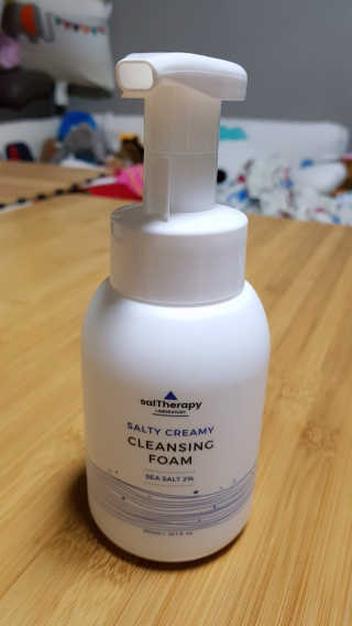 솔테라피 솔티 크리미 클렌징폼 300ml — 4.5점을 준 리뷰어가 2019년 5월 올린 사용 사진