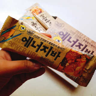 견과가 똘똘 뭉쳐들어간 넛츠몬 에너지바 1BOX 6개입 — 5점을 준 리뷰어가 2018년 1월 올린 사용 사진