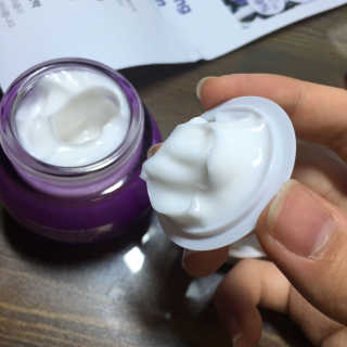 [후르디아] 72시간 블루베리 속살 수분크림 — 4.5점을 준 리뷰어가 2017년 9월 올린 사용 사진