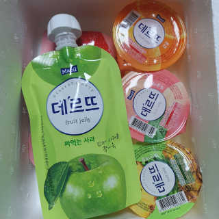 데르뜨 떠먹는 과일 3종, 짜먹는 과일 2종 총 10개 체험 — 5점을 준 리뷰어가 2020년 3월 올린 사용 사진