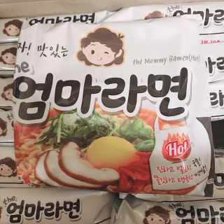 라면 그대로가 제일 맛있는 더엄마라면 — 5점을 준 리뷰어가 2019년 6월 올린 사용 사진