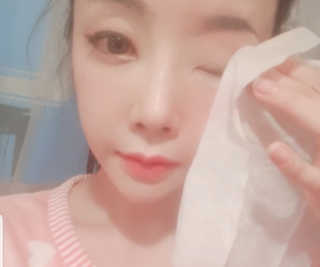 메이크업 이레이져 바이 컬러딥 래버러토리즈 — 5점을 준 리뷰어가 2020년 1월 올린 사용 사진