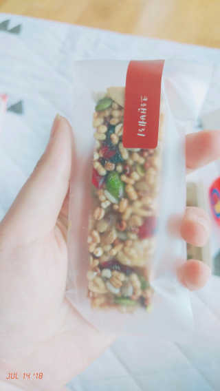 넛쯔공방 넛쯔 무설탕 수제견과류바 — 5점을 준 리뷰어가 2018년 7월 올린 사용 사진