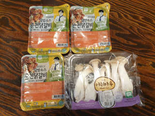 뜰아채유통 춘천닭갈비덮밥소스와 머쉬마루 버섯 — 5점을 준 리뷰어가 2018년 10월 올린 사용 사진