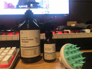 달리프 베러 퍼퓸 샴푸 1000ml 레이니데이 or 일랑로즈 — 5점을 준 리뷰어가 2019년 12월 올린 사용 사진