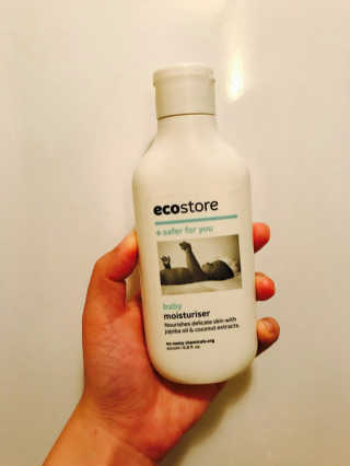 엘루스벤 에코스토어_베이비로션_200ml — 5점을 준 리뷰어가 2017년 6월 올린 사용 사진