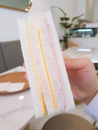 메이젠 인천논현점 [메이젠_논현]샌드위치 4개,소금커피,밀크티,마카롱 — 5점을 준 리뷰어가 2019년 2월 올린 사용 사진
