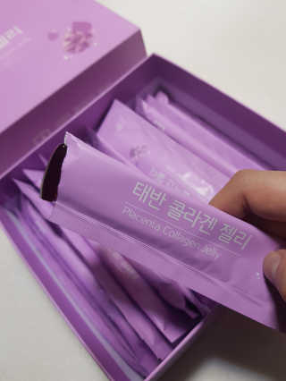 네츄럴굿띵스 태반 콜라겐 젤리 15포 — 5점을 준 리뷰어가 2019년 3월 올린 사용 사진