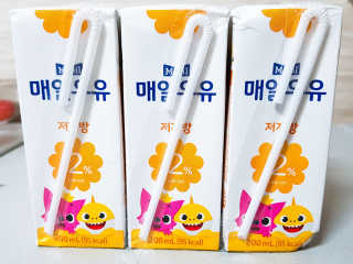 매일우유 멸균 매일우유 저지방 2프로 멸균 핑크퐁 에디션 6입 — 5점을 준 리뷰어가 2018년 1월 올린 사용 사진