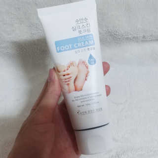 (주)에네스티 에네스티 수안수 실크스킨 풋크림 1+1 — 5점을 준 리뷰어가 2019년 9월 올린 사용 사진