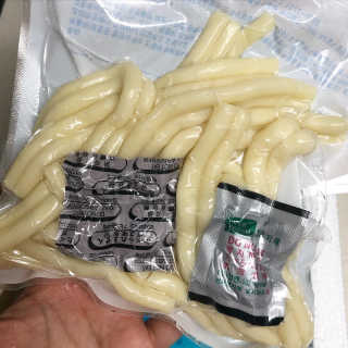 [홍코너떡볶이]옛날떡볶이 인기맛 4팩세트 — 5점을 준 리뷰어가 2019년 11월 올린 사용 사진