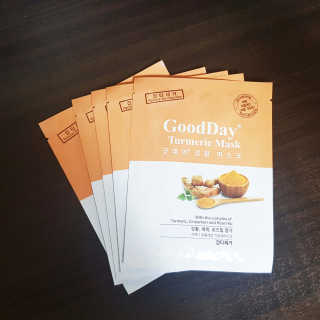 GoodDay Skincare GoodDay 강황 마스크 — 3점을 준 리뷰어가 2019년 6월 올린 사용 사진