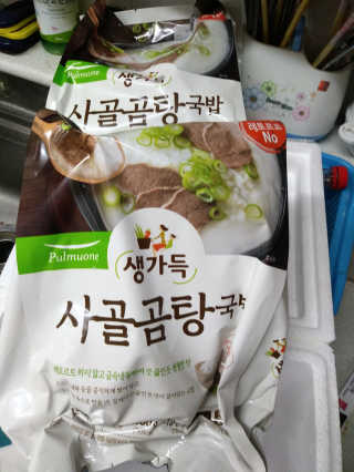 [풀무원] 사골곰탕국밥 황태해장국밥 — 5점을 준 리뷰어가 2018년 6월 올린 사용 사진