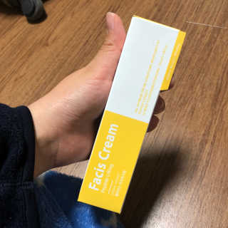 파시스 펩타이드 리프팅 크림 — 4점을 준 리뷰어가 2018년 11월 올린 사용 사진