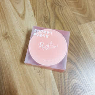 [블랙루즈] 피치 커버 벨벳 쿠션 2종 중 택1 — 5점을 준 리뷰어가 2019년 10월 올린 사용 사진