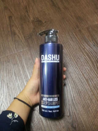 다슈코리아 다슈 데일리 한방 두피 골드 샴푸 500ml — 5점을 준 리뷰어가 2017년 9월 올린 사용 사진