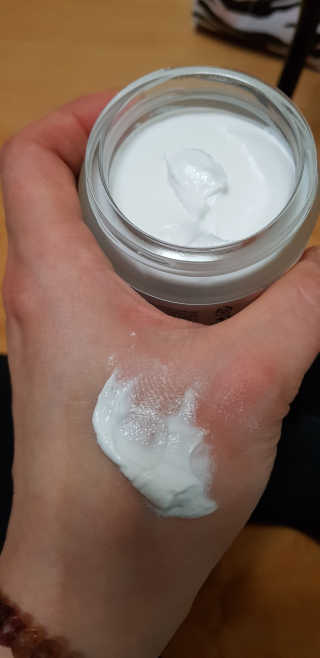 메이니 화이트 신드라 크림 70ml — 5점을 준 리뷰어가 2018년 4월 올린 사용 사진