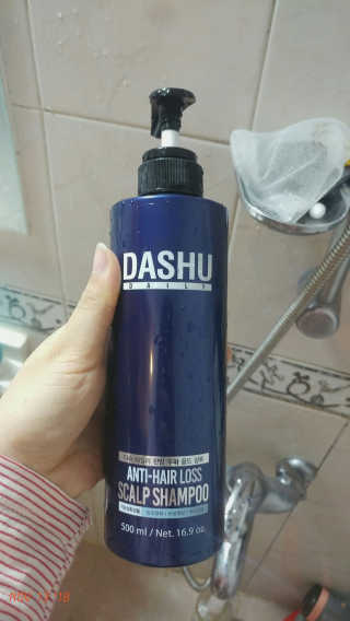 다슈코리아 다슈 데일리 단백질 한방 두피 골드 샴푸 500ml — 5점을 준 리뷰어가 2018년 11월 올린 사용 사진