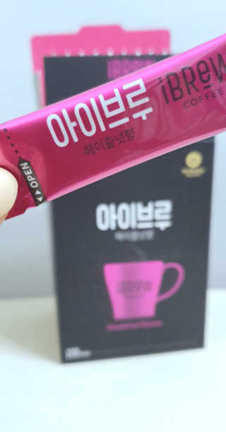 한국맥널티 아이브루 헤이즐넛향 100T — 5점을 준 리뷰어가 2019년 11월 올린 사용 사진