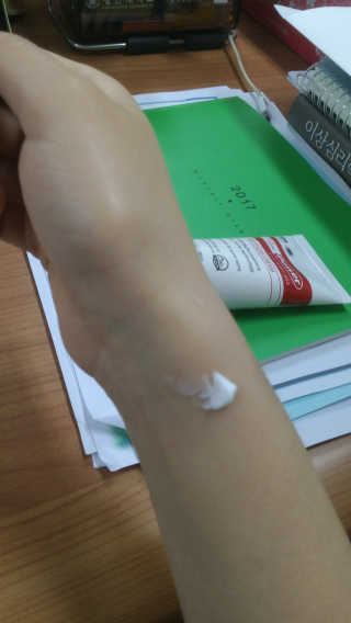 플렉스파워에이더블유에스 리커버리크림 30ml — 3.5점을 준 리뷰어가 2017년 5월 올린 사용 사진