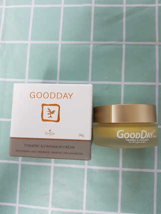 GoodDay Skincare GoodDay 강황 크림 — 4점을 준 리뷰어가 2019년 8월 올린 사용 사진