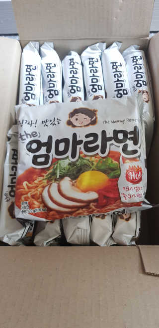 라면 그대로가 제일 맛있는 더엄마라면 — 4.5점을 준 리뷰어가 2019년 6월 올린 사용 사진