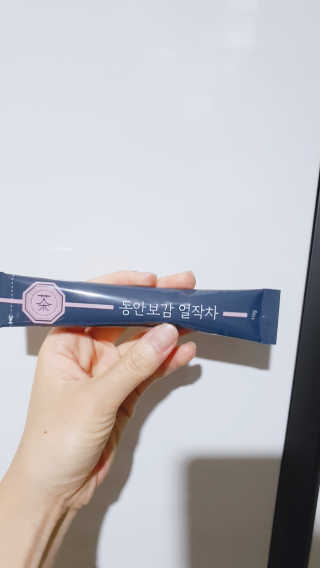 동안보감 얼작차 붓기를 빼주는 동안보감 한방 프리미엄 얼작차 — 4.5점을 준 리뷰어가 2019년 10월 올린 사용 사진