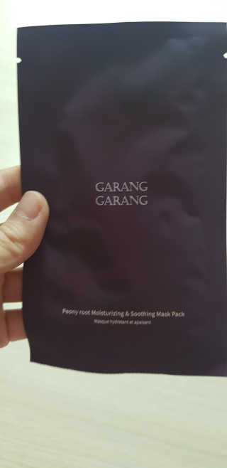 GARANG GARANG 피오니 룻 모이스처라이징 앤 수딩 마스크팩 — 4점을 준 리뷰어가 2019년 8월 올린 사용 사진