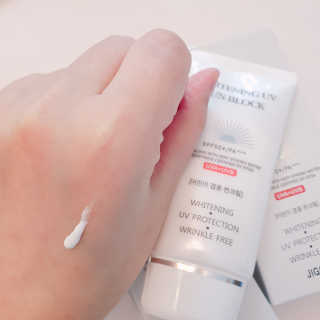 지고트 화이트닝 유브이 썬블럭 크림 70ml,1+1 — 4.5점을 준 리뷰어가 2019년 5월 올린 사용 사진