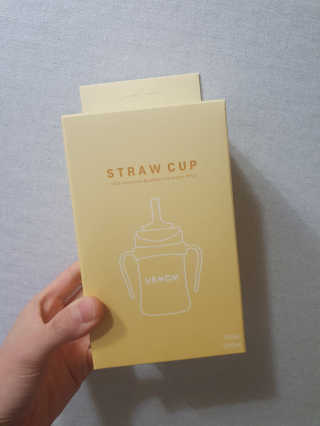 유비맘 샘방지 PPSU 빨대컵_컬러 랜덤 발송 — 5점을 준 리뷰어가 2020년 2월 올린 사용 사진