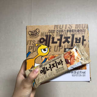 견과가 똘똘 뭉쳐들어간 넛츠몬 에너지바 1BOX 6개입 — 5점을 준 리뷰어가 2018년 1월 올린 사용 사진