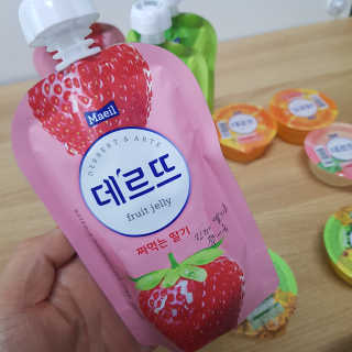 데르뜨 떠먹는 과일 3종, 짜먹는 과일 2종 총 10개 체험 — 5점을 준 리뷰어가 2020년 3월 올린 사용 사진
