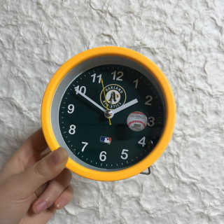 MLB WATCH n LEISURE MLB 아날로그 디자인 탁상시계 8종 — 5점을 준 리뷰어가 2020년 1월 올린 사용 사진
