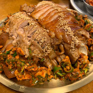 [동네맛집족발] 4개 족발 중 택1 — 5점을 준 리뷰어가 2019년 12월 올린 사용 사진