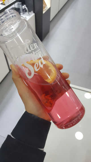 더THE담다 디톡스 워터 팩 500ml 5개 — 3점을 준 리뷰어가 2016년 12월 올린 사용 사진