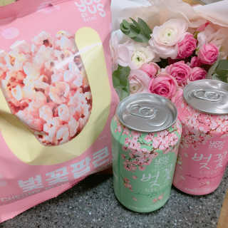 GS25 벚꽃 팝콘 + 벚꽃스파클링 + 벚꽃 청포도 에이드 — 3.83점을 준 리뷰어가 2018년 3월 올린 사용 사진